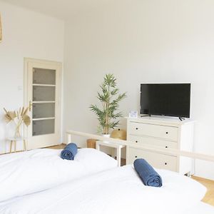 Sunny Apartment Near Belvedere Castle